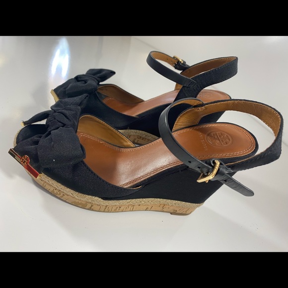 Tory Burch Women’s Black Penny Wedge Sandal - Picture 7 of 15